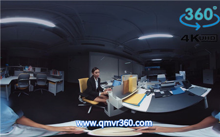 360°全景VR视频：优秀的职场女性努力工作VR加班女同事 超清4K 0201-01